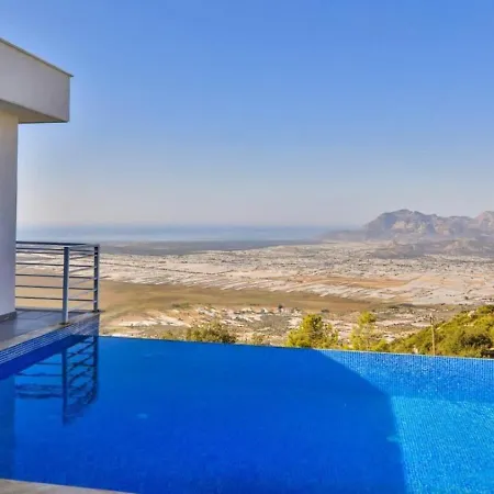 Uezuemlue 2 Bedroom Secluded With Private Pool Hot Tub Vila
