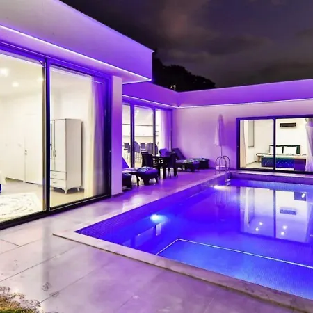Vila Uezuemlue 2 Bedroom Secluded With Private Pool Hot Tub