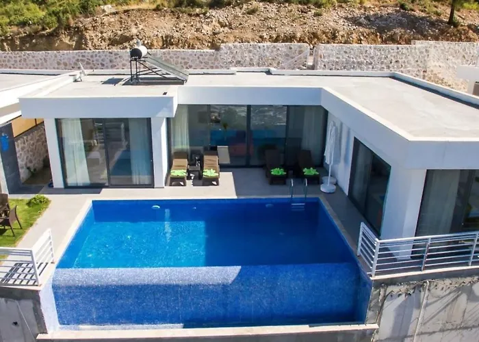 Uezuemlue 2 Bedroom Secluded With Private Pool Hot Tub