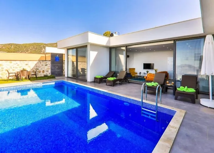 Uezuemlue 2 Bedroom Secluded With Private Pool Hot Tub Vila