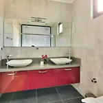 Uezuemlue 2 Bedroom Secluded With Private Pool Hot Tub *