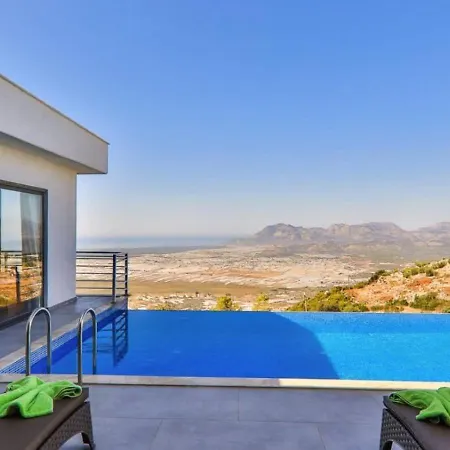 Uezuemlue 2 Bedroom Secluded With Private Pool Hot Tub *