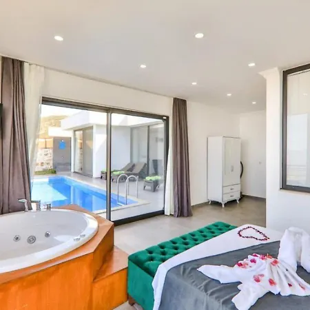 Uezuemlue 2 Bedroom Secluded With Private Pool Hot Tub *