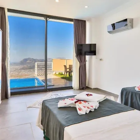 Uezuemlue 2 Bedroom Secluded With Private Pool Hot Tub