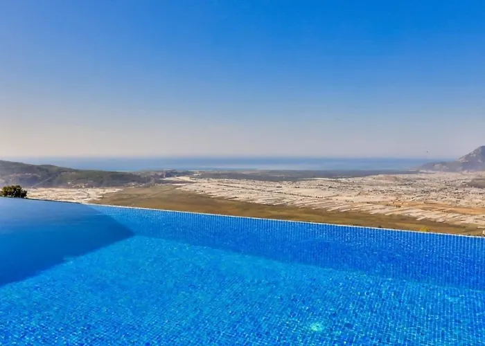 Uezuemlue 2 Bedroom Secluded With Private Pool Hot Tub