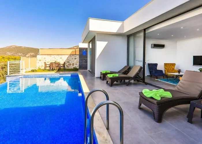 Uezuemlue 2 Bedroom Secluded With Private Pool Hot Tub